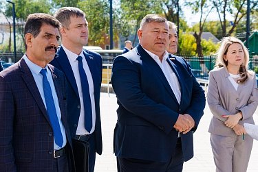 Депутаты посетили обновленный корпус областной больницы